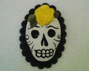 Day of the Dead, Dia De Los Muertos Felt Brooch Pin - yellow