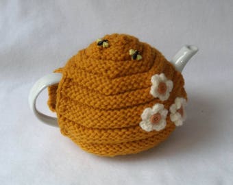 Bee Hive Teapot Cozy tea cosy, tea accessories wool cosy - beehive cosy medium in wool