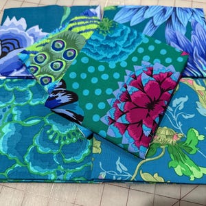 Kaffe Fassett Collective 6 FQs - Blue Classics  - Cotton Quilting Fabric Fat Quarter Set Bundle