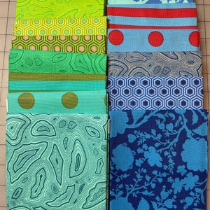 Paquete de 16 piezas de tela de patchwork y patchwork de algodón Tula Pink True Colors Starling, color rosa intenso.