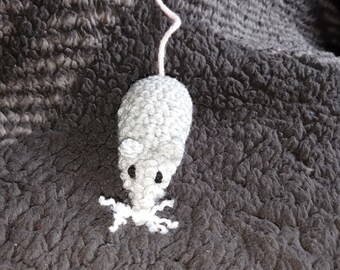 Handmade cat toy, crochet cat toy, crochet mouse