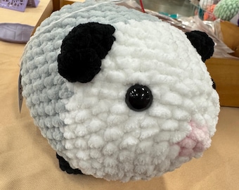 Peluche amigurumi de ganchillo de ZARIGÜEYA corpulenta