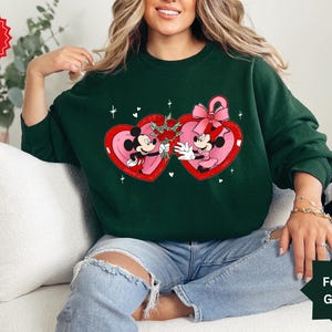 Maglietta retrò Disney Heart Locket Watercolor Mickey Minnie Mouse, viaggio di coppia abbinato per San Valentino a Disneyland, regalo per lui e lei