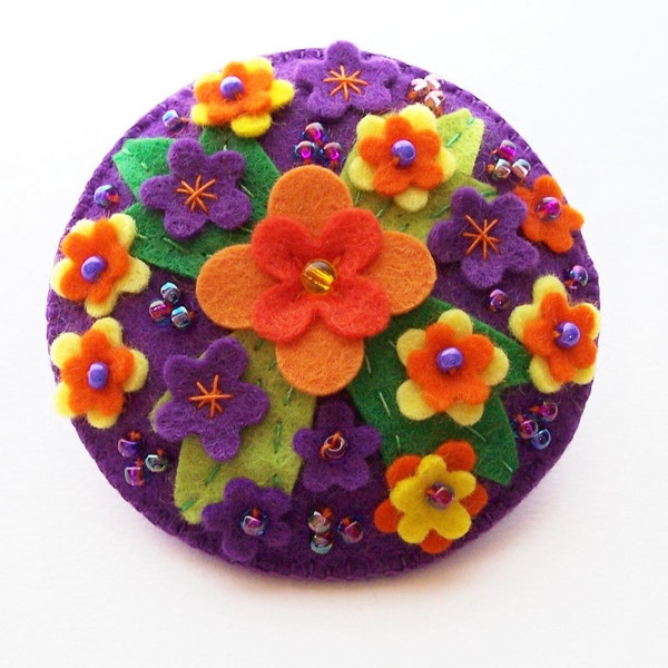 PURPLE FLOWER POWER - felt brooch accessory