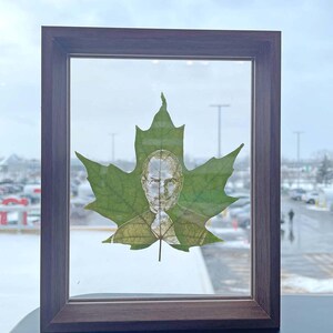 Gratis Geschenk - Moments on Maple Leaf Gravur Versand (Social Media Event Exclusive)