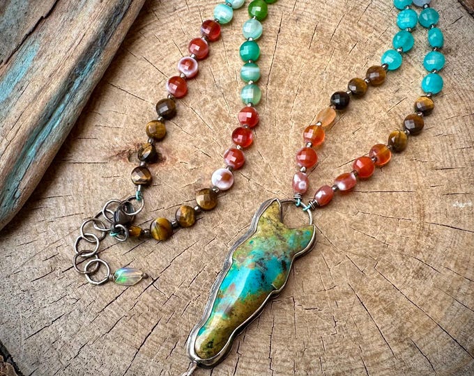 She Knows the Way Necklace