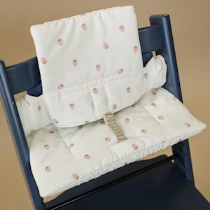 Strawberry Cushion for the Stokke Tripp Trapp Highchair - Wipeable Cover - Baby Highchair Accessories - Berry Print