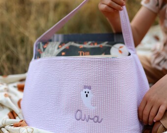 Halloween Korb gestickt - Personalisierte Halloween Tasche - Seersucker Gestreifte Halloween Süßigkeits Tasche oder Boo Korb für Jungen oder Mädchen