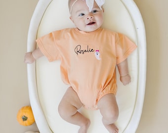 Individuell besticktes Halloween-T-Shirt, Overall oder Oversize-T-Shirt – Schleifengeist
