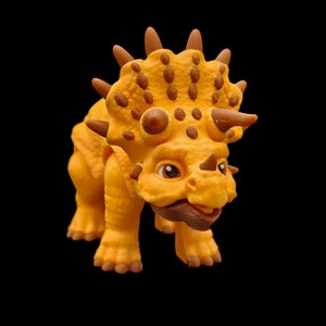 Triceratops Dinosaur toy, 3D Printed Articulated - Multicolor Fidget Toy, Perfect Desktop Decoration - great kid&#39;s gift and party favor