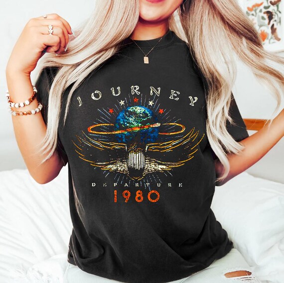 送料関税込 ◆GOLDEN ◆JOURNEY T-SHIRT WITH PRINT Journey Segmented Colors Gold Shirts - Etsy