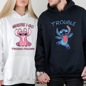 Sudadera con capucha a juego de Stitch y Ángel, sudadera divertida para pareja, camiseta "Donde voy, los problemas siguen", camiseta "Los problemas", camisetas a juego de Disney para pareja imagen 5