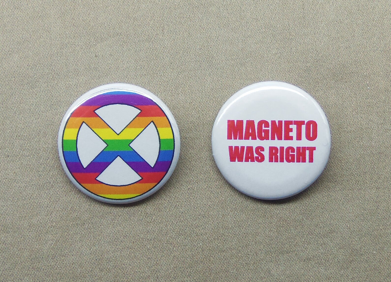 Кнопки с логотипом. Magneto was right. Logo me квадратный.
