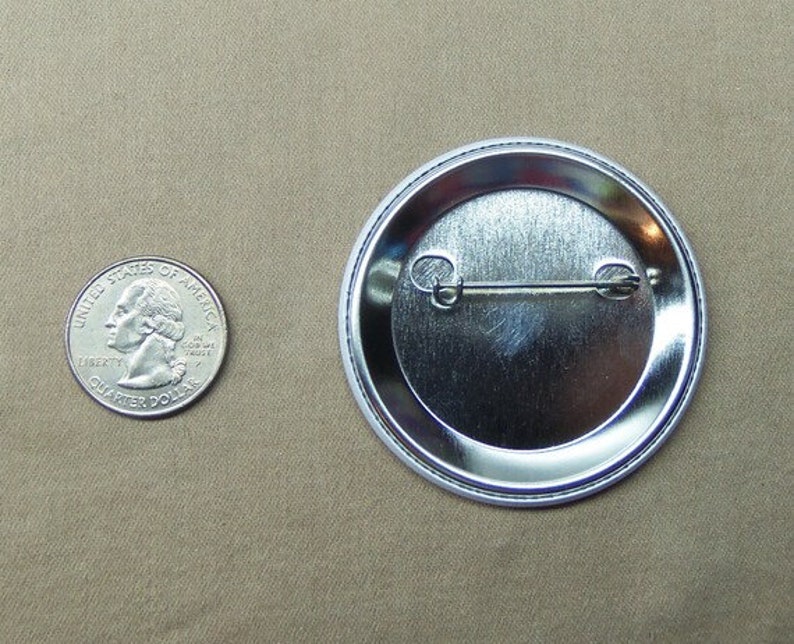 Botón de código binario NO BINARIO de 1,25", bandera del orgullo, juego de palabras informático, geek, género, chaqueta, pinback o imán para nevera, no binario imagen 10