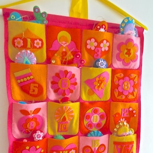 DIY PDF Create A Retro Felt Craft Appliqué Advent Calender - Make your own 24 Pocket Wallhanging