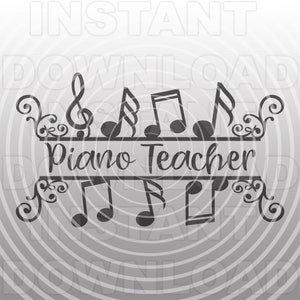 Op de afbeelding: Zwart-wit grafisch ontwerp van muzieknoten en een banner met de tekst "Piano Teacher".
