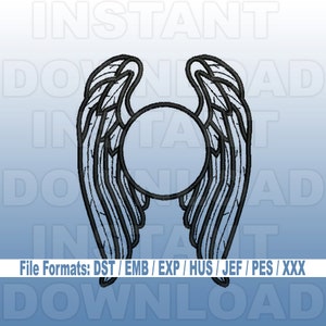 Puede incluir: Diseño de bordado en blanco y negro de alas de ángel con un círculo en el centro. El diseño es para máquinas de bordar y está disponible en varios formatos de archivo: DST, EMB, EXP, HUS, JEF, PES y XXX.