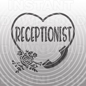 Könnte beinhalten: Schwarzweißes Grafikdesign eines Herzens mit dem Wort "Rezeptionistin" darin. Ein stilisiertes Telefonhörer ist an das Herz befestigt, und ein florales Design befindet sich auf der linken Seite des Herzens.