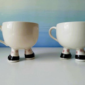 Deux jolies tasses à café/thé de la Marque CARLTON WARE Luster Pottery, avec petits pieds de marche image 3