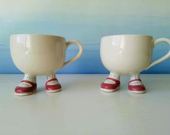 Deux jolies tasses à café/thé de la Marque CARLTON WARE Luster Pottery, avec petits pieds marchants