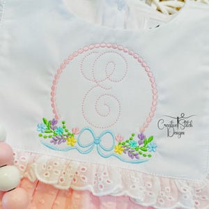 Floral Vine with Bow Monogram Frame Embroidery Design File, Creative Stitch Designs, Floral Monogram Frame Design, Vintage Embroidery