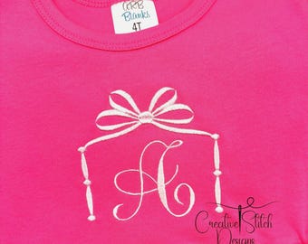 Cadre monogramme en satin double noeud, 4 x 4,5 x 7,6 x 10,8 x 8, téléchargement numérique, motif de broderie Machine fille