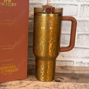 Laser Stanley Copper Tinsel Quencher: Christmas Limited Edition Stanley - Floral Engraved Tumbler Bild 1