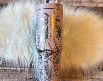 Botella de agua HydroJug grabada con arenas rosas/playa tropical, envolvente, de 32 o 40 oz, personalizada para verano, con asa de cubo.