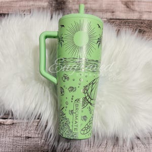 Copo Brumate Era gravado a laser Kiwi BRuMATE Kiwi Turtle Copo gravado com design de tartaruga de verão BRuMATE Drinkware personalizado gravado Era
