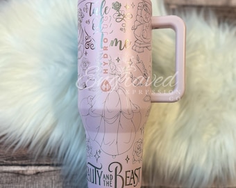 Voyageur HydroJug avec gravure Pink Sands, Joli gobelet enveloppé de 40 oz, Tasse personnalisée avec personnage de dessin animé, Cadeau pour elle, Style parc à thème