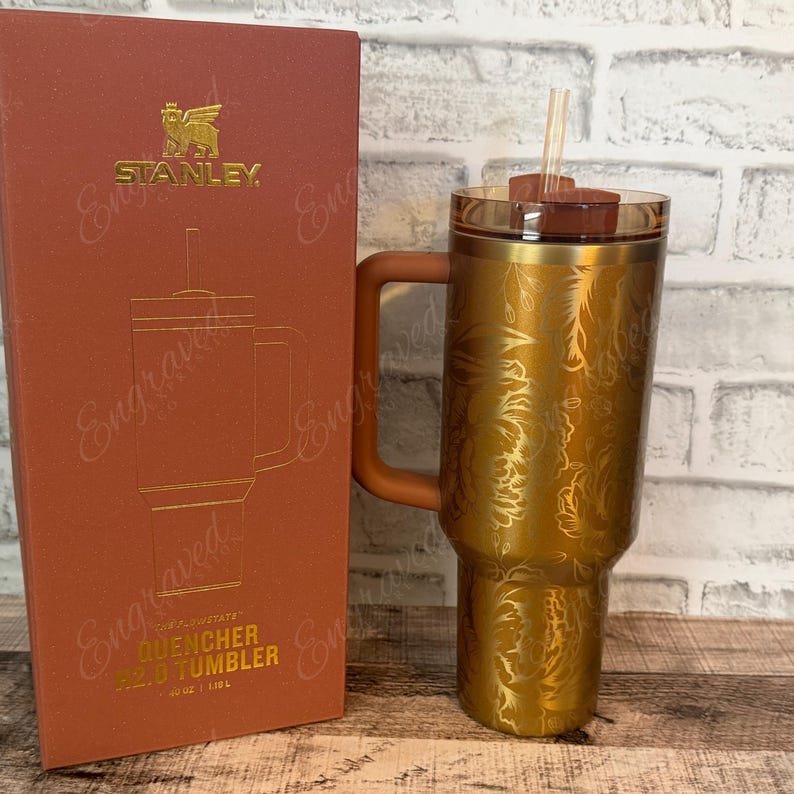 Laser Stanley Copper Tinsel Quencher: Christmas Limited Edition Stanley - Floral Engraved Tumbler Bild 3