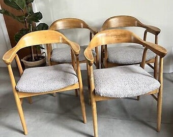 Set of 4 vintage MCM Hans Wegner dining armchairs - light gray Bouclé upholstery