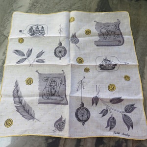 Vintage FAITH AUSTIN Hierba Lino Hankie Mapas Plumas Hojas Brújula Monedas Viajes
