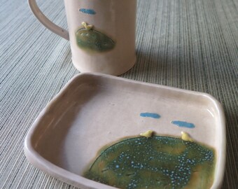 Taza de árbol de pollo de cerámica hecha a mano y juego de cerámica de bandeja de platillo