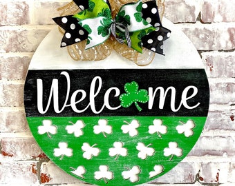 St Patrick’s Day Welcome door hanger - wreath - clover - shamrock - farmhouse