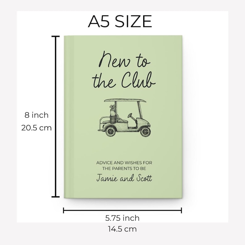 Op de afbeelding: A5-formaat journal met een lichtgroene kaft. De kaft toont de tekst "New to the Club" boven een golfkar-illustratie. Het journal is 20,5 cm hoog en 14,5 cm breed.