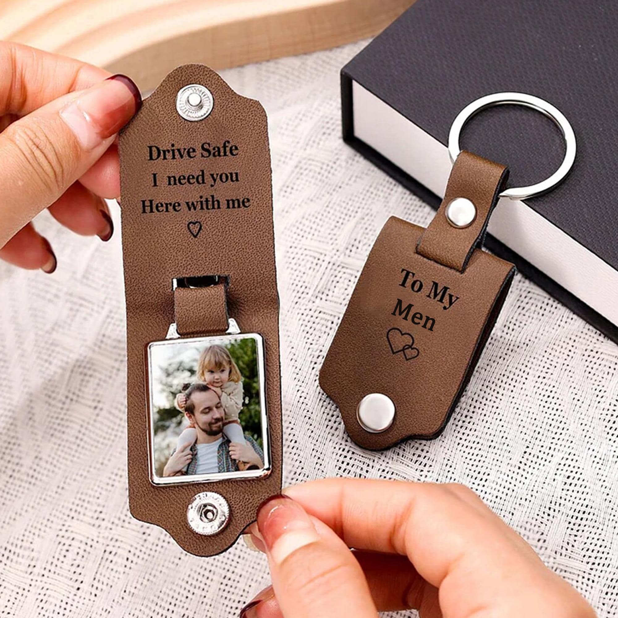 Personalized Mens Leather Keychain With Photo,metal Tag Photo