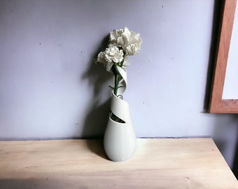 Plain Spiral Vase for Home Decoration