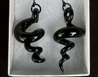 handmade porcelain squiggle earrings in black