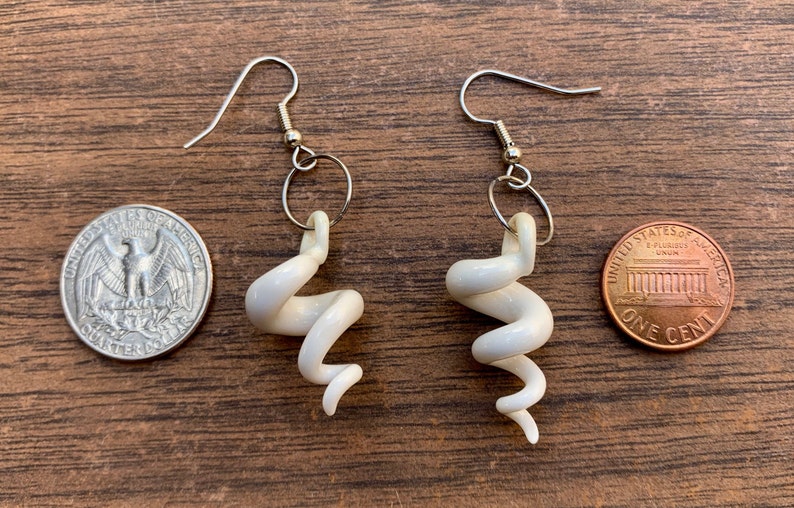 porcelain squiggle earrings in white