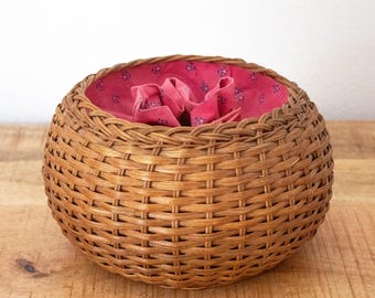 Vintage Round Basket with Inner Fabric Drawstring Lining: Wicker Sewing Basket