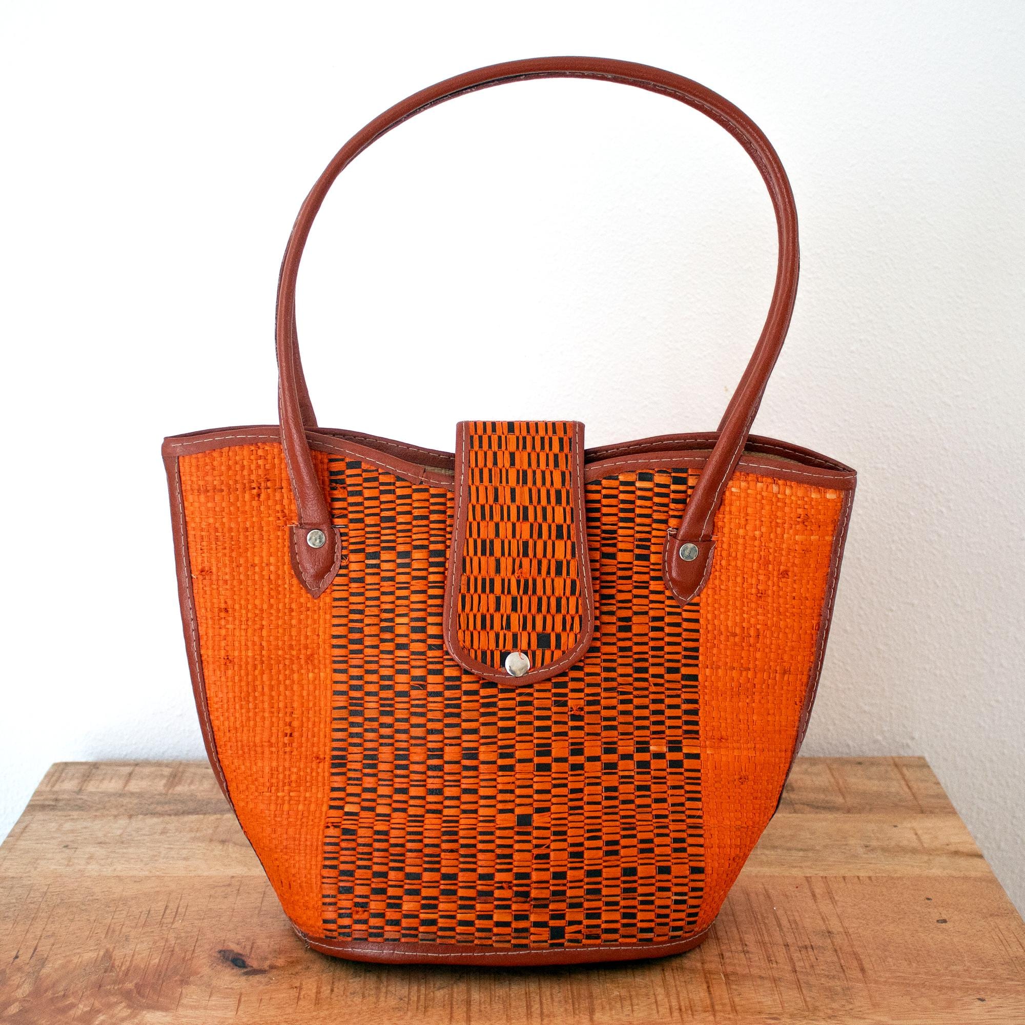 Vintage Orange Woven Straw Hand Bag: with Faux Leather Strap & Geometric Pattern