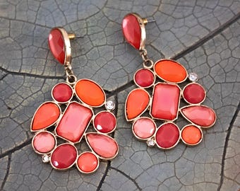 Vintage Coral Peach Cabochon Earrings: Pre Owned Acrylic & Rhinestone Dangle Earrings