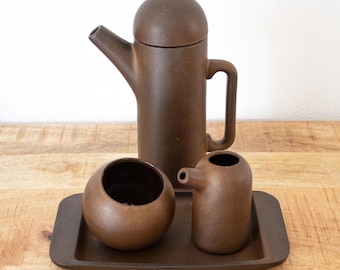 Juego de café moca de cerámica vintage de Theo Potmeer: creado para Cor Unum, diseño modernista holandés.