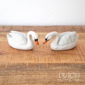 Set Of Two Polystone Swan Figurines, Vintage Swan Pair Decorations, Collectable Home Decor, Male And Female White Swans, Swan Lovers Gift