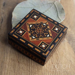 Vintage Little Square Shape Wooden Marquetry Trinket Box, Geometric Mosaic Inlay Pattern, Keepsake Box, Brown Wood, Jewelry Box, Home Decor