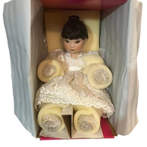 Princess Rose “Coming Up Roses” seated 12” Doll by Marie Osmond #19920 with Certificate