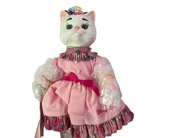 Cousin Honeysuckle, Dolly Dingle Doll Goebel Porcelain Cat, Bette Ball & Karen Kennedy