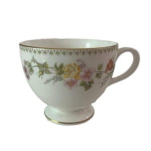 Wedgwood Bone China Floral Teacup with Gold Trim, England