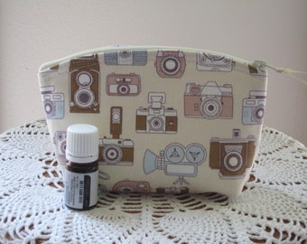 Retro Camera Clutch, Camera Cosmetic Bag, Small Camera Bag  Essential Oil Case Antiquebasketlady